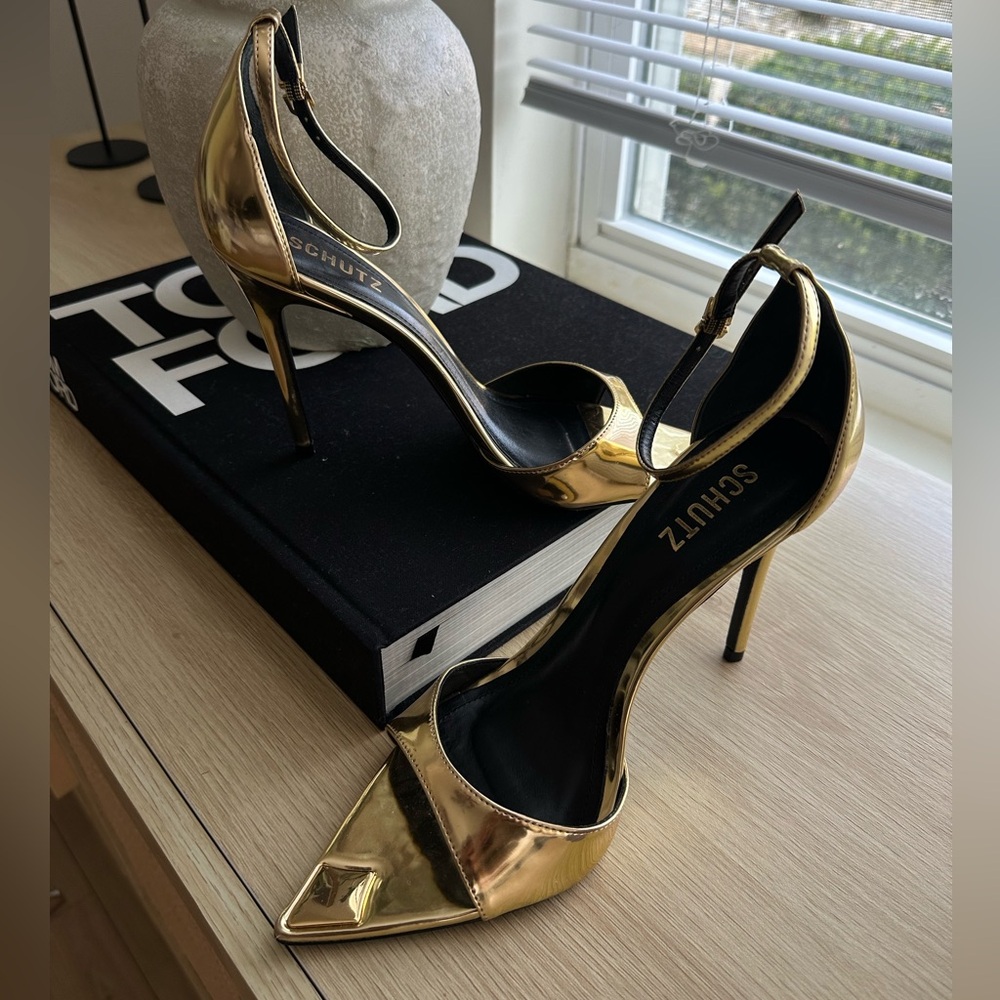 SCHUTZ gold pointed toe heels